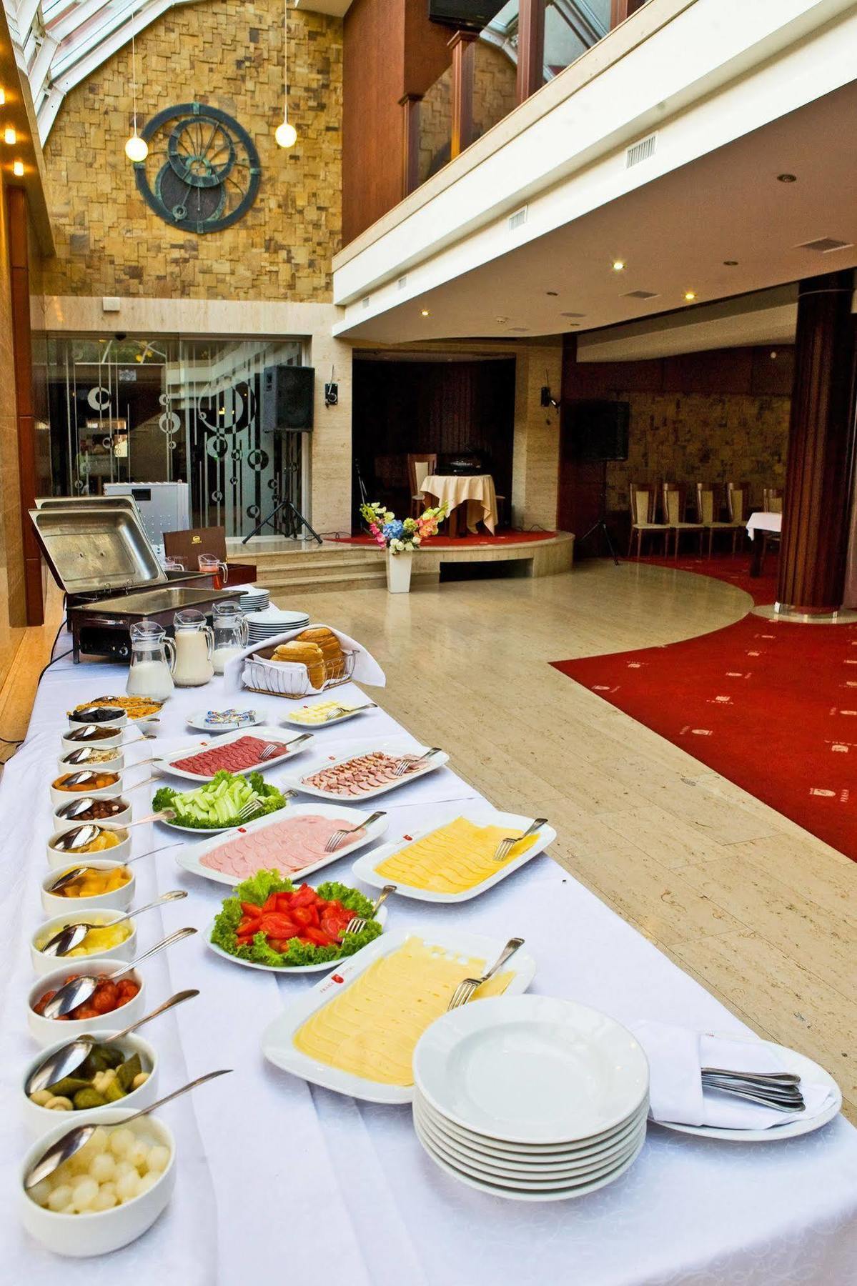 Praha Park Hotel ウージュホロド エクステリア 写真
